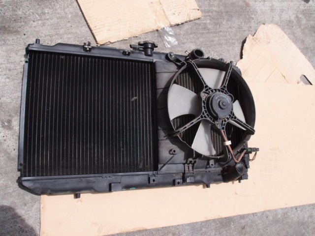 ホンダ シビック EF2 昭和63年 純正 ラジエーター 電動ファン付 19-2B36拍卖