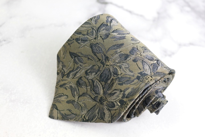 イヴ・サンローラン ブランドネクタイ YSL 総柄 花柄 リーフ柄 シルク PO メンズ カーキ YVES SAINT LAURENT拍卖