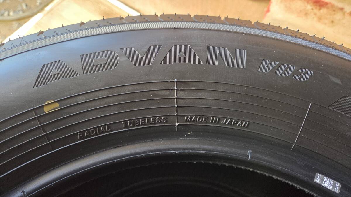 ヨコハマ ADVAN-V03 225/65R17 アルファード 新車外し 純正タイヤ 4本セット 倉庫保管拍卖