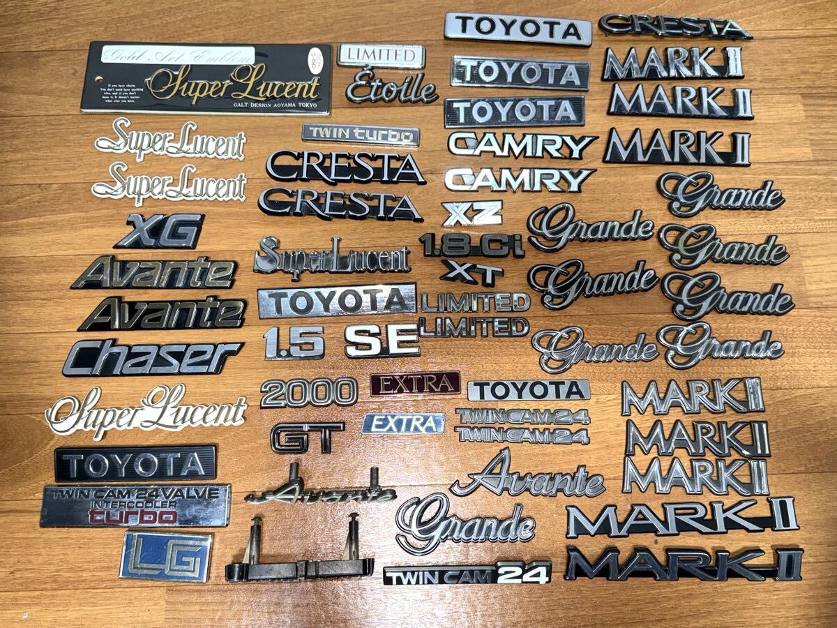 トヨタ マークⅡ グランデ チェイサー アバンテ クレスタ スーパールーセント GX 61 71 81 ツインカム24 ゴールド ターボ 旧車 エンブレム拍卖