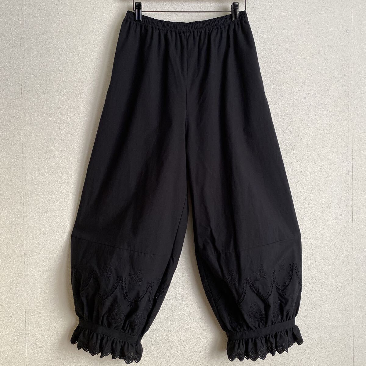 【サマンサモスモス SM2】裾絞りレースペチパンツ 黒 ウエストゴム 裏地なし ポケットあり拍卖
