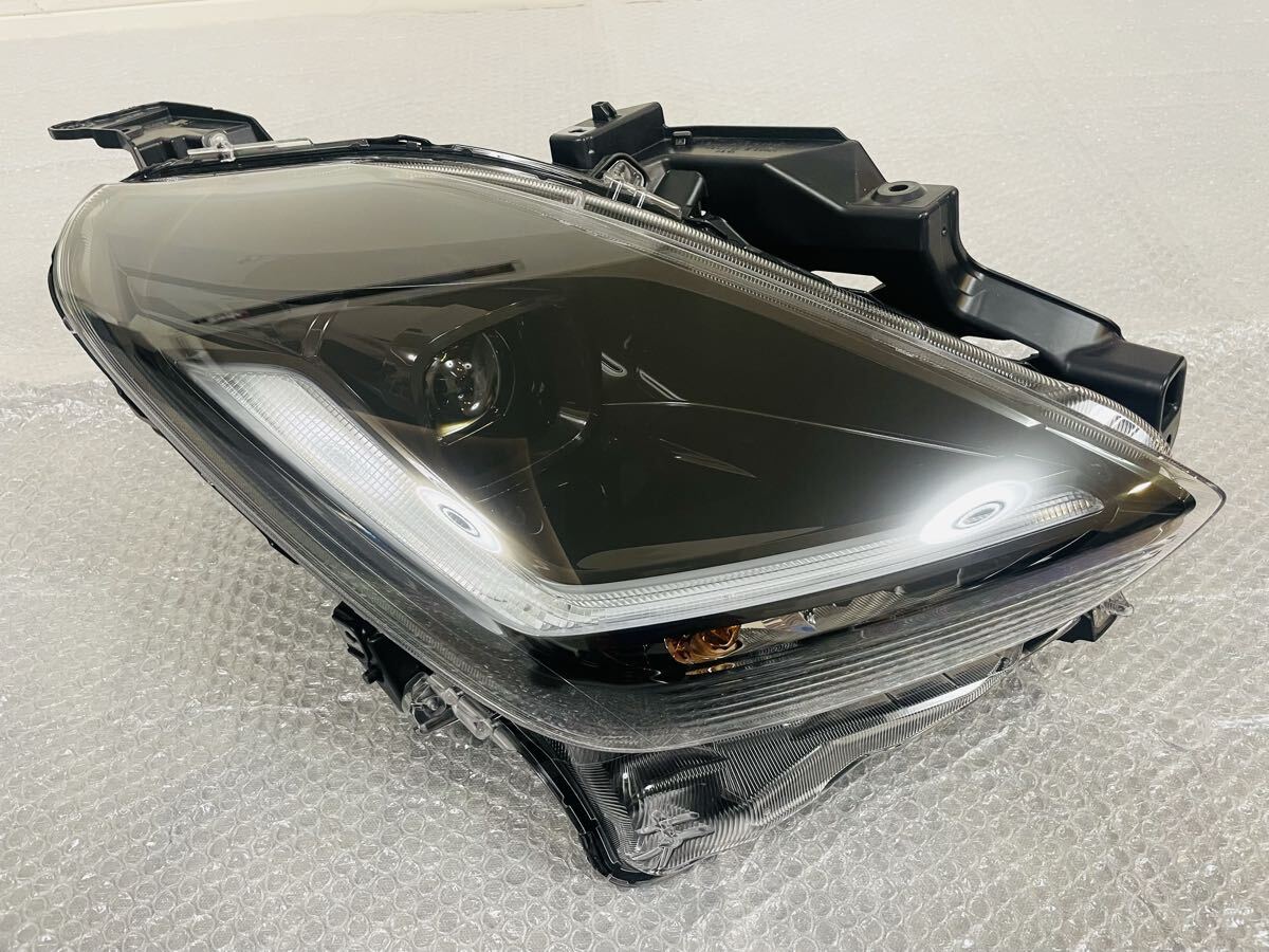 ★美品 破損無し★ スイフト 右 ヘッドライト ヘッドランプ STANLEY W7087 打刻:SC ASSY ブラック 純正 スズキ拍卖