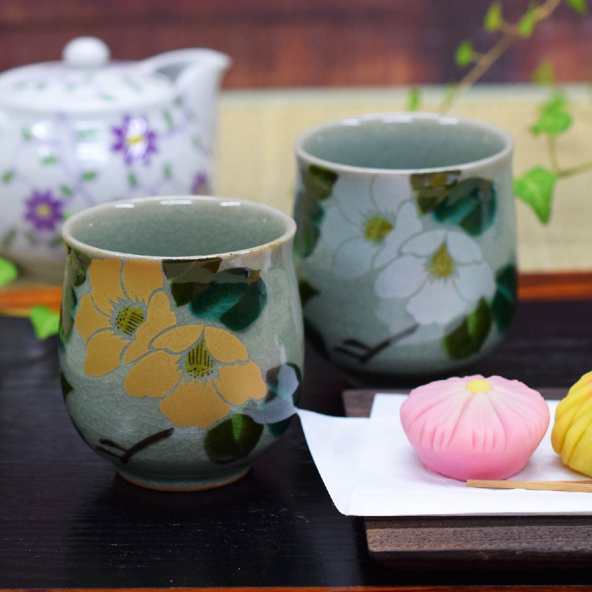 送料無料! 九谷焼 夫婦湯のみ 金銀椿 陶器 和食器 伝統工芸 ペア 湯呑み茶碗 和柄 お茶 茶器 おうち時間 即決 美品 新品 未使用拍卖