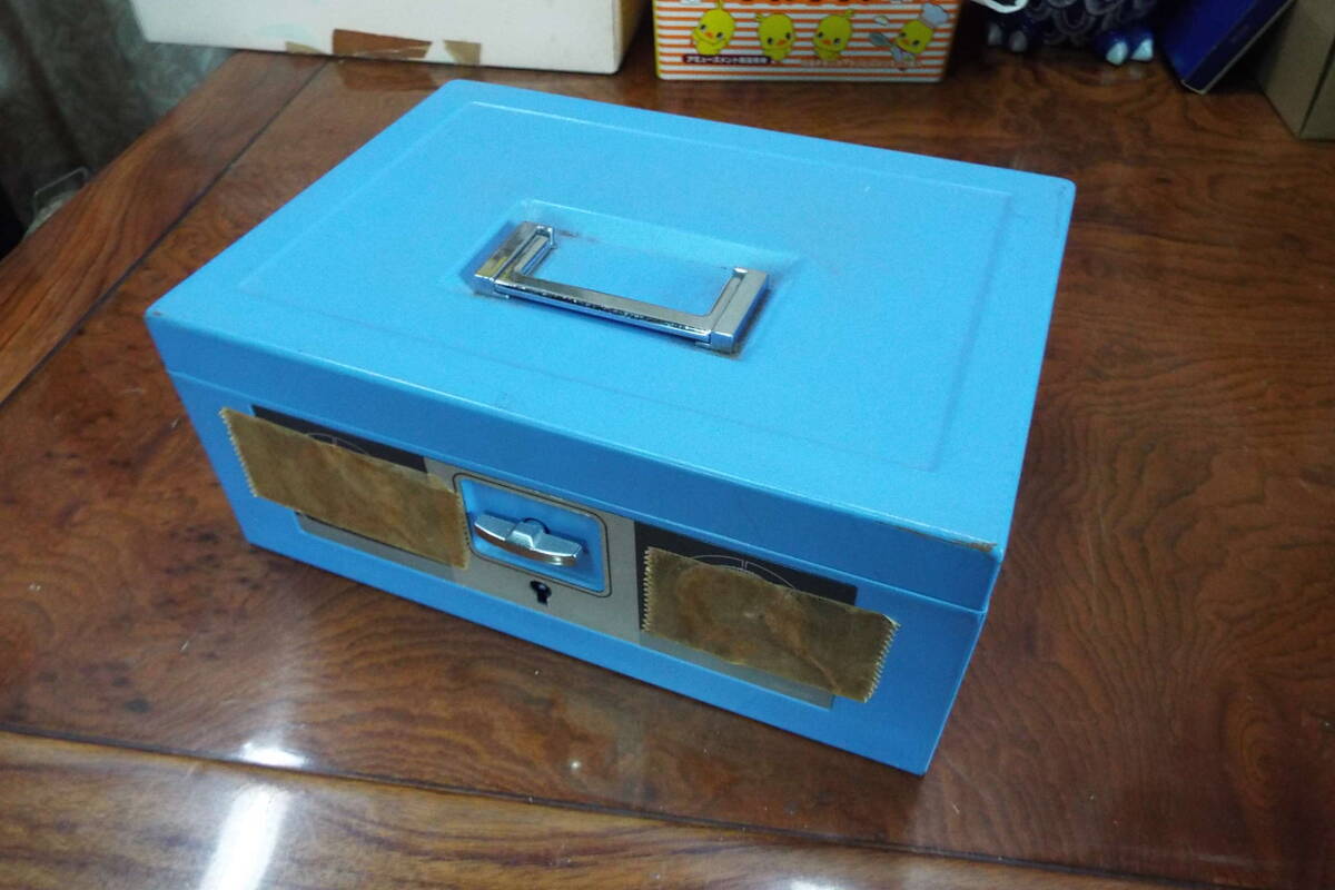 手提げ金庫 鍵付き拍卖