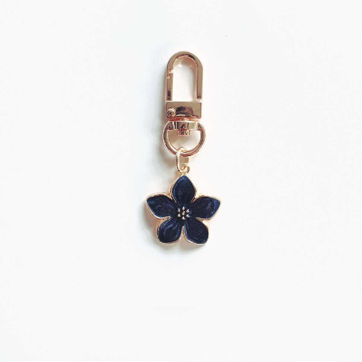 黒 梨の花キーホルダー シンプル 日韓風 花柄 リュックチャーム お揃いグッズ拍卖