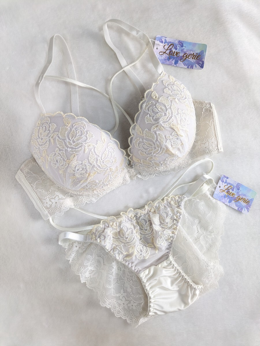 お泊まりに☆D70ブラ&パンティ☆上下お揃い☆未使用☆セクシー胸元クロスストラップ&サイドストリング☆イエロー系☆匿名配送可☆タグあり拍卖