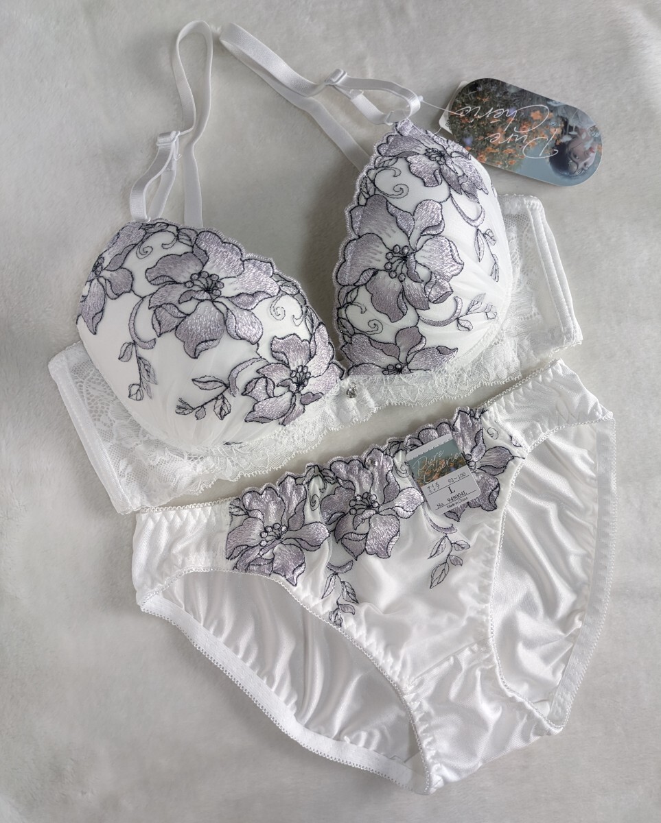 お泊まりに☆C75ブラ&パンティ上下お揃い☆未使用☆大人きれいお花刺繍レース☆ホワイト☆☆匿名配送可☆タグあり☆拍卖