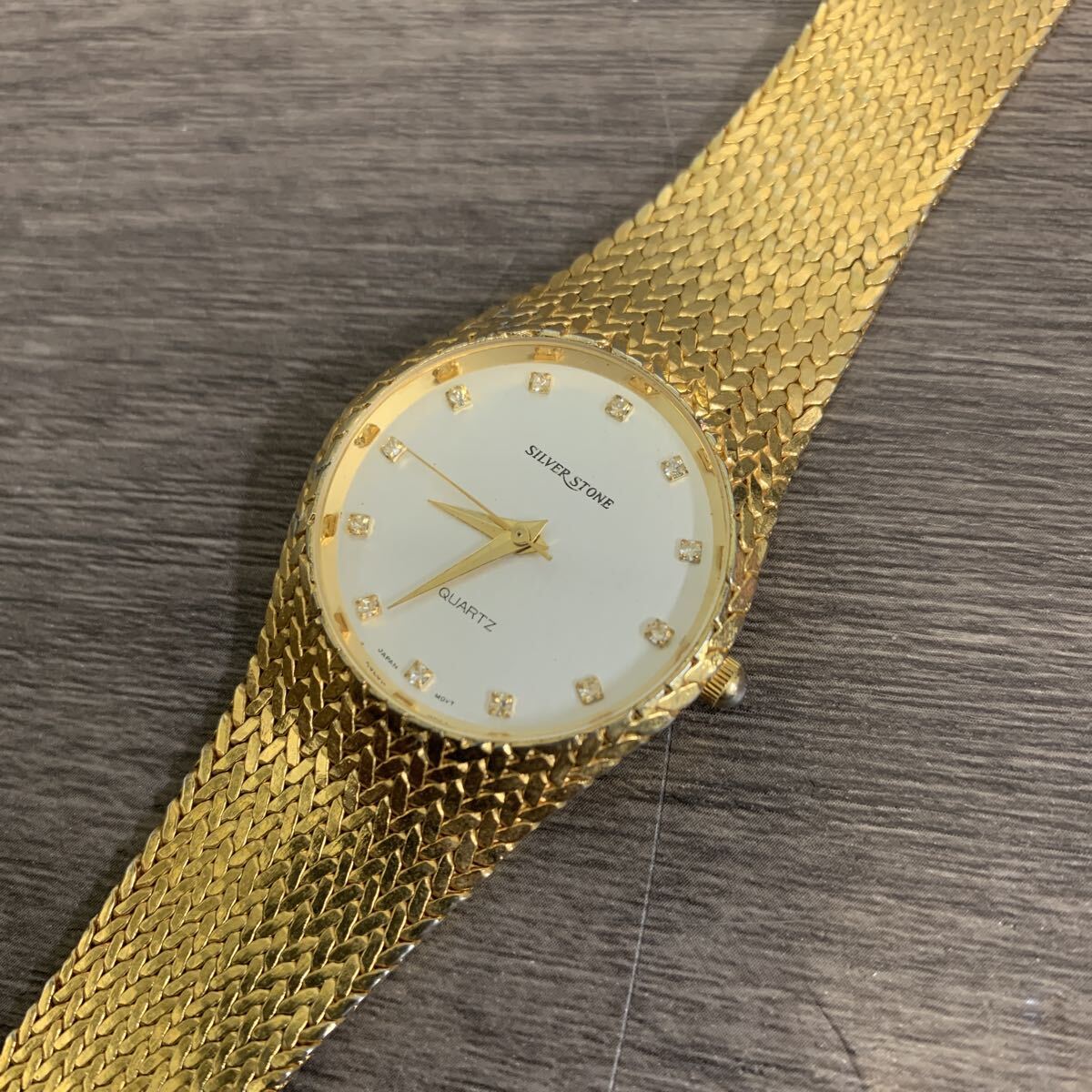 y111301m 【現状品】 シルバーストーン JMM429 QZ ゴールド メンズ腕時計拍卖