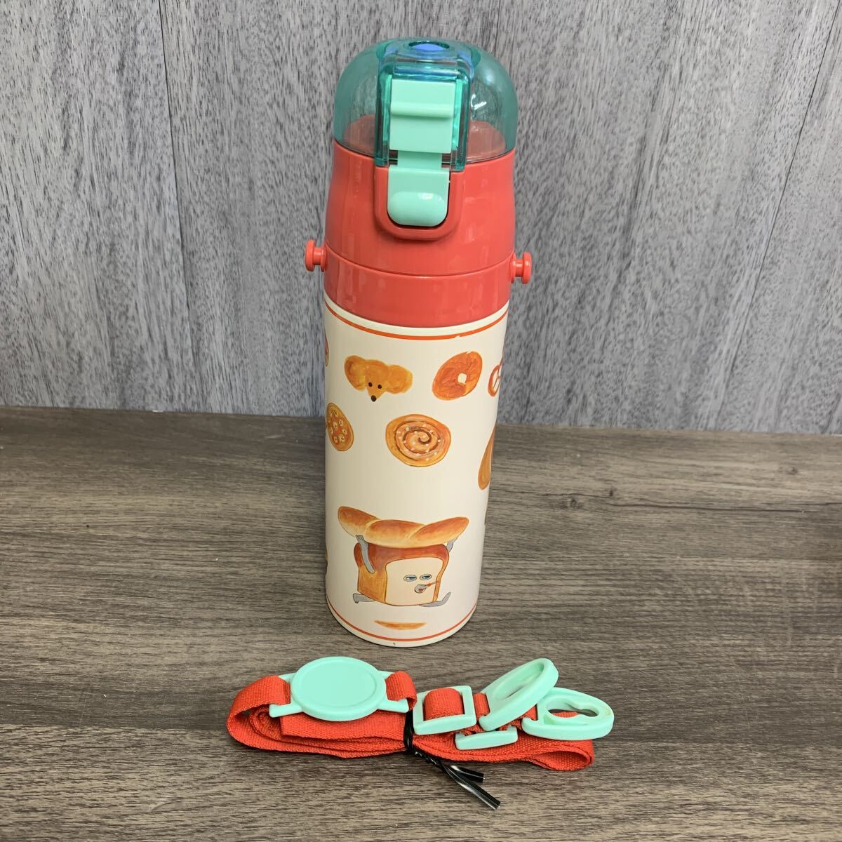 y111319m スケーター(Skater) 水筒 子供用 直飲み 470ml パンどろぼう 保冷専用 ステンレス 軽量タイプ SDC4-A拍卖