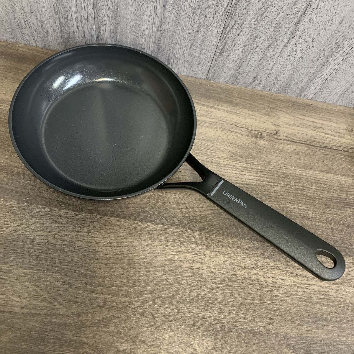 y111401m グリーンパン フライパン 20cm IH ガス火対応 PFASフリー 有害物質 フッ素樹脂不使用 セラミックコーティング拍卖