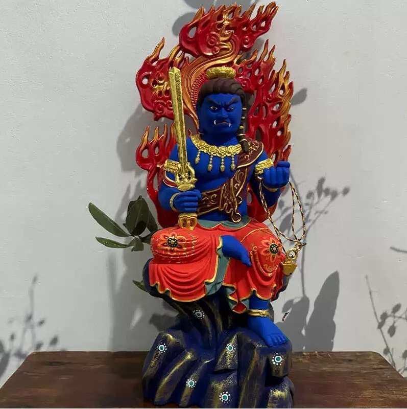 【不動明王】仏像 不動尊 半跏像 木彫り仏像 干支お守り本尊-酉年 桧木彩色(ヒノキ) 木製 火焔光背(17cm)拍卖