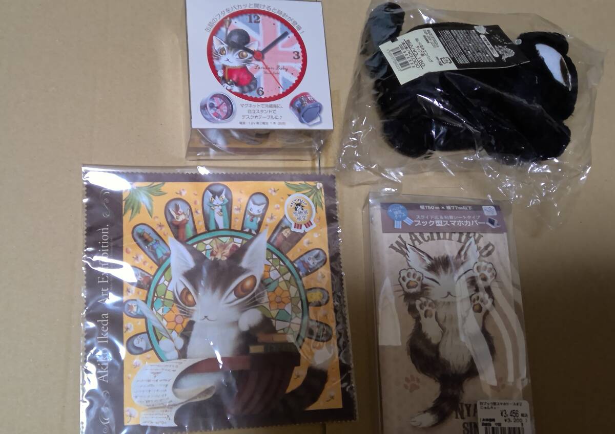 開封品ですが未使用 わちふぃーるど 猫のダヤン 缶詰クロック ぬいぐるみエコバッグ メガネ拭き ブック型スマホカバー拍卖