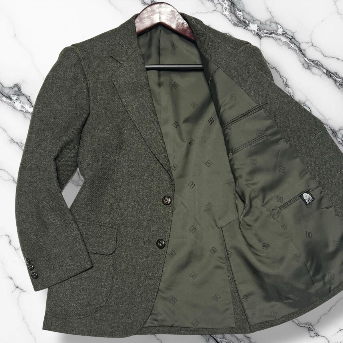 美麗品◎ウッドボタン!!ダックス【紳士の佇まい】DAKS ツイード アンコン ジャケット カーキ ウール100% 裏地 総ロゴ 秋冬 2B◎メンズ拍卖
