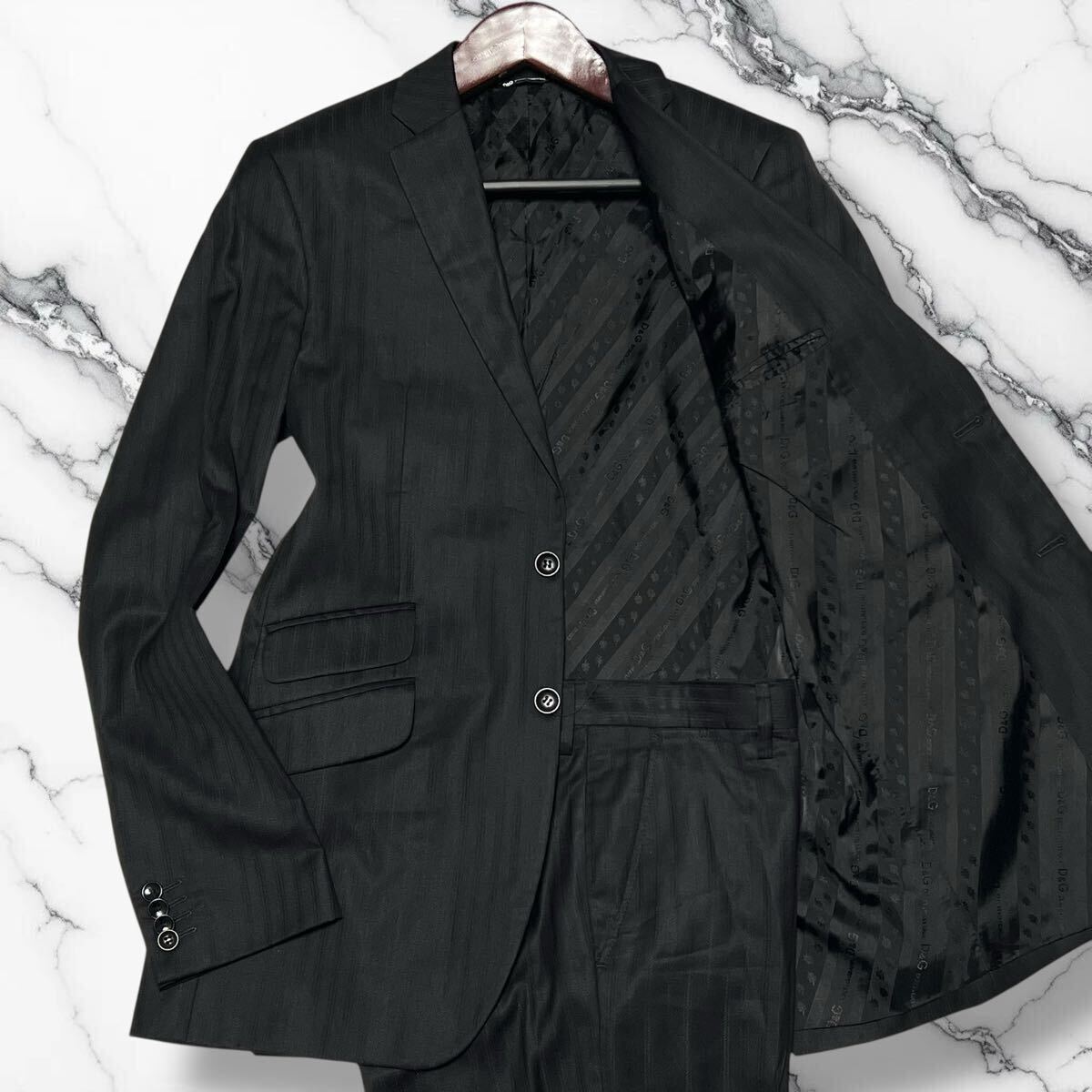 美麗品◎XLサイズ!!シルク混!!ドルチェ&ガッバーナ【圧倒的な高級感!!】DOLCE&GABBANA 裏地 総ロゴ セットアップ スーツ ブラック◎メンズ拍卖