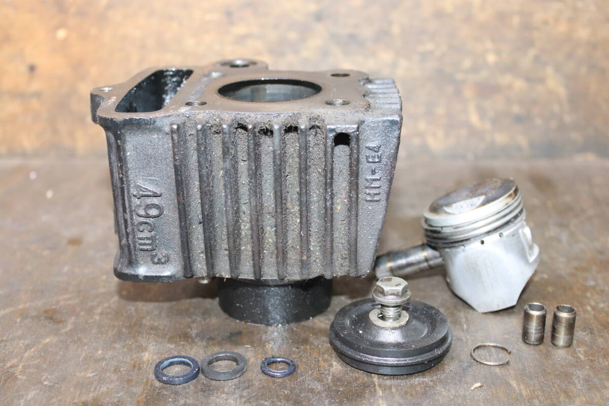 シャリー6v純正シリンダーL型ピストン等/1103モンキー拍卖