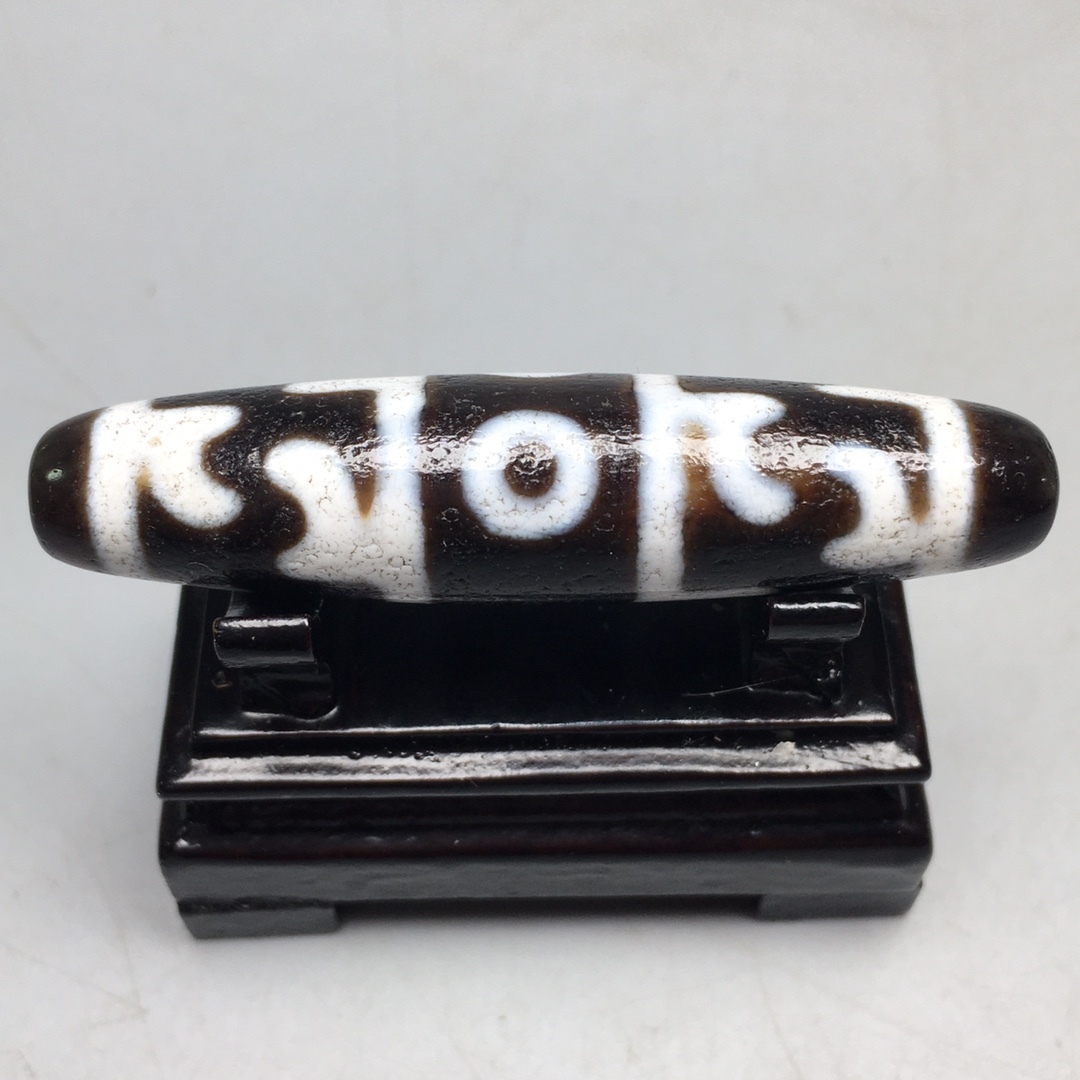 旧蔵 三眼天珠 風水開運 自然風化 高油 根付 根付 中国古玩 骨董品 時代物 稀少唐物拍卖