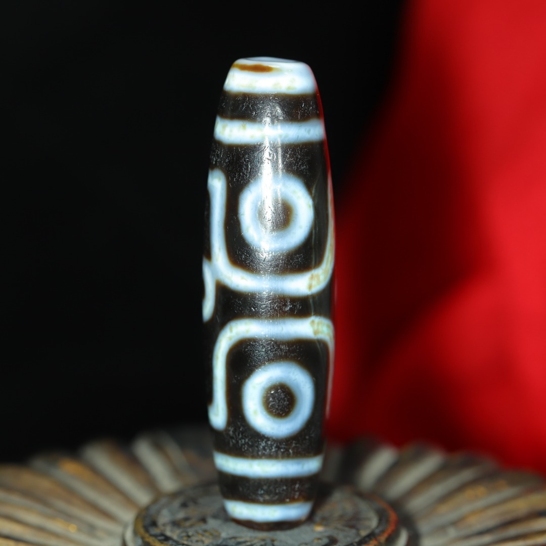 旧蔵 六眼天珠 風水開運 自然風化 高油 根付 中国古玩 骨董品 時代物 稀少唐物拍卖