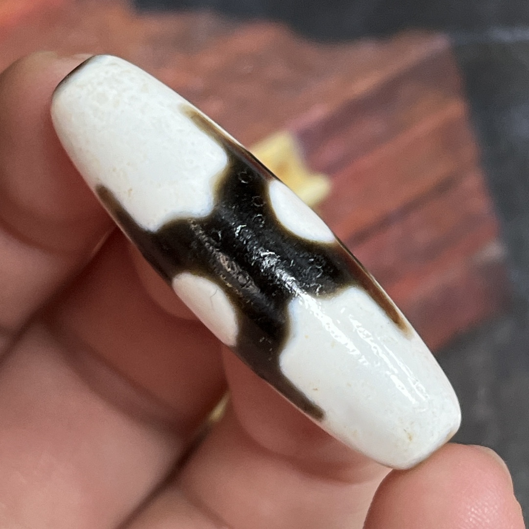 旧蔵 三眼天珠 風水開運 自然風化 高油 根付 中国古玩 骨董品 時代物 稀少唐物拍卖