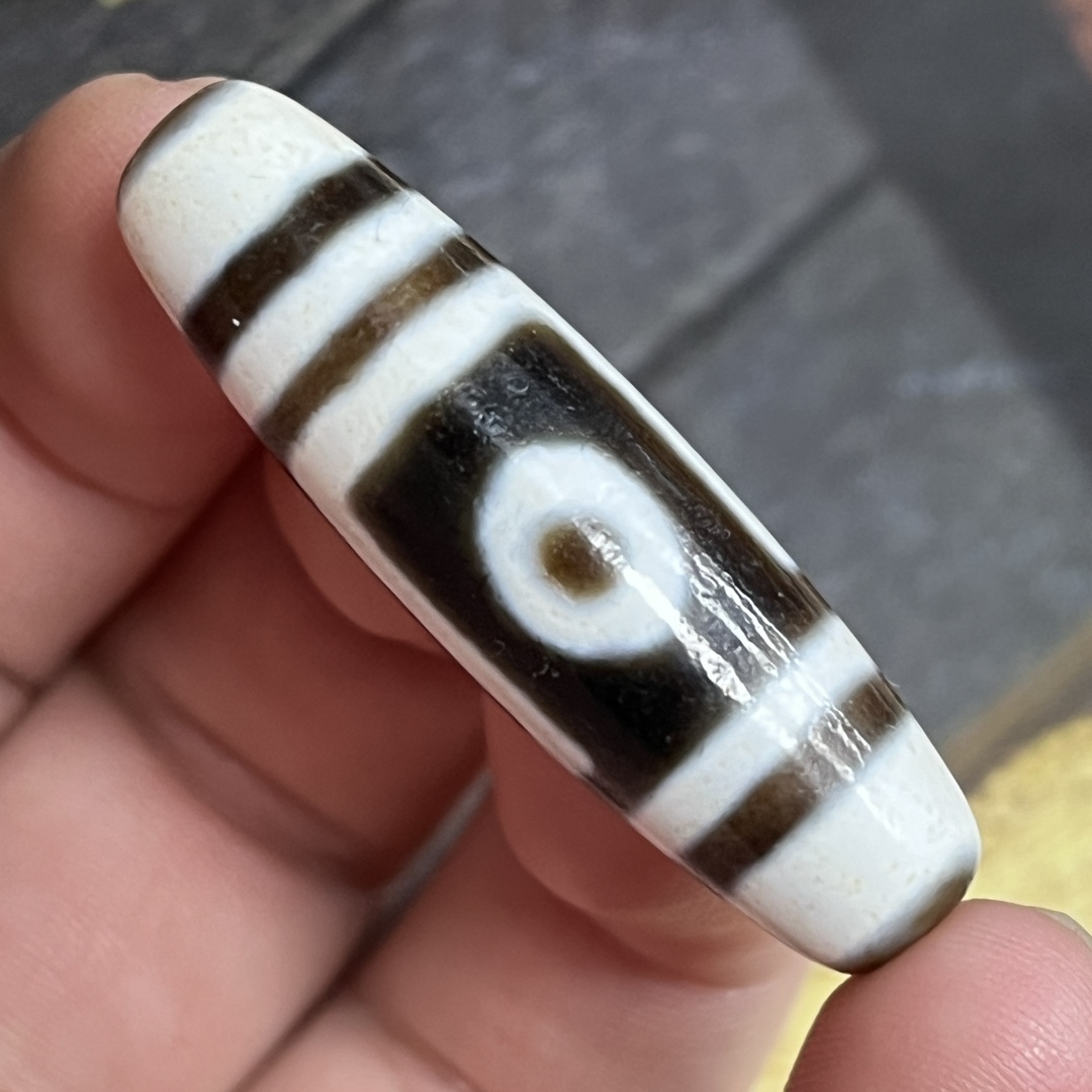 旧蔵 兩眼天珠 風水開運 自然風化 高油 根付 中国古玩 骨董品 時代物 稀少唐物拍卖