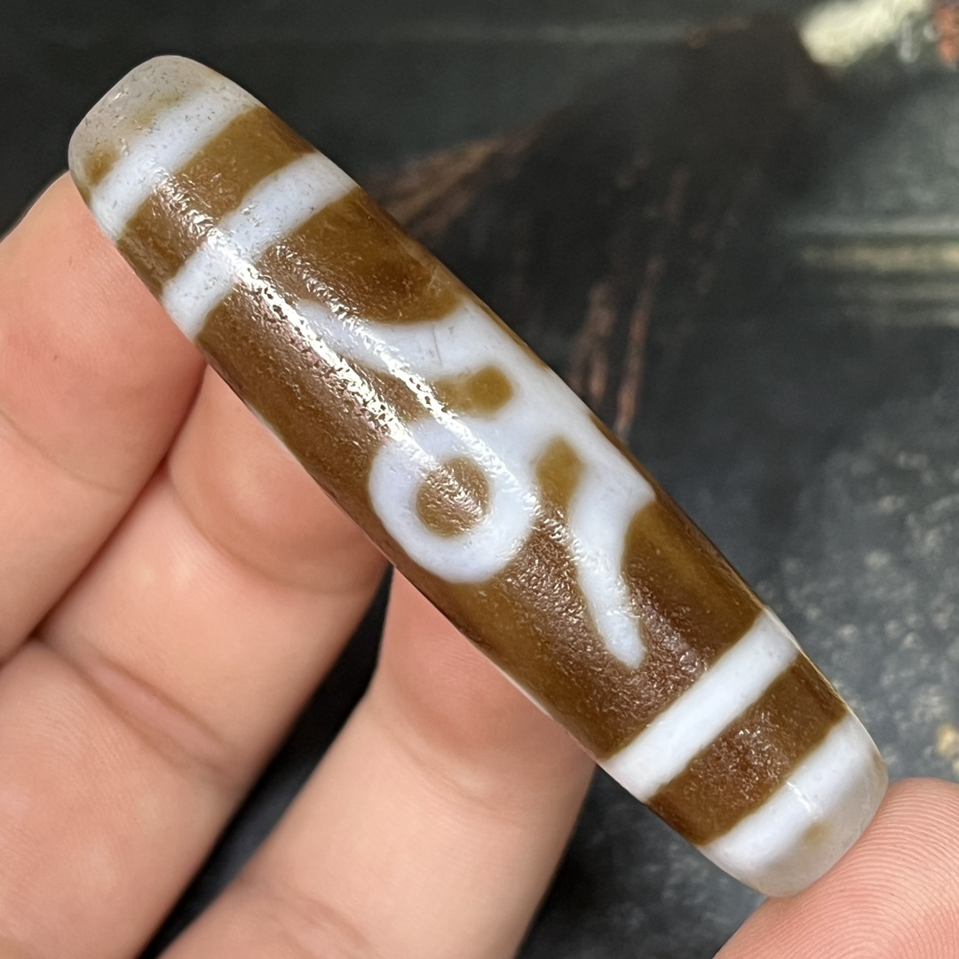 旧蔵 貴人天珠 風水開運 自然風化 高油 根付 中国古玩 骨董品 時代物 稀少唐物拍卖