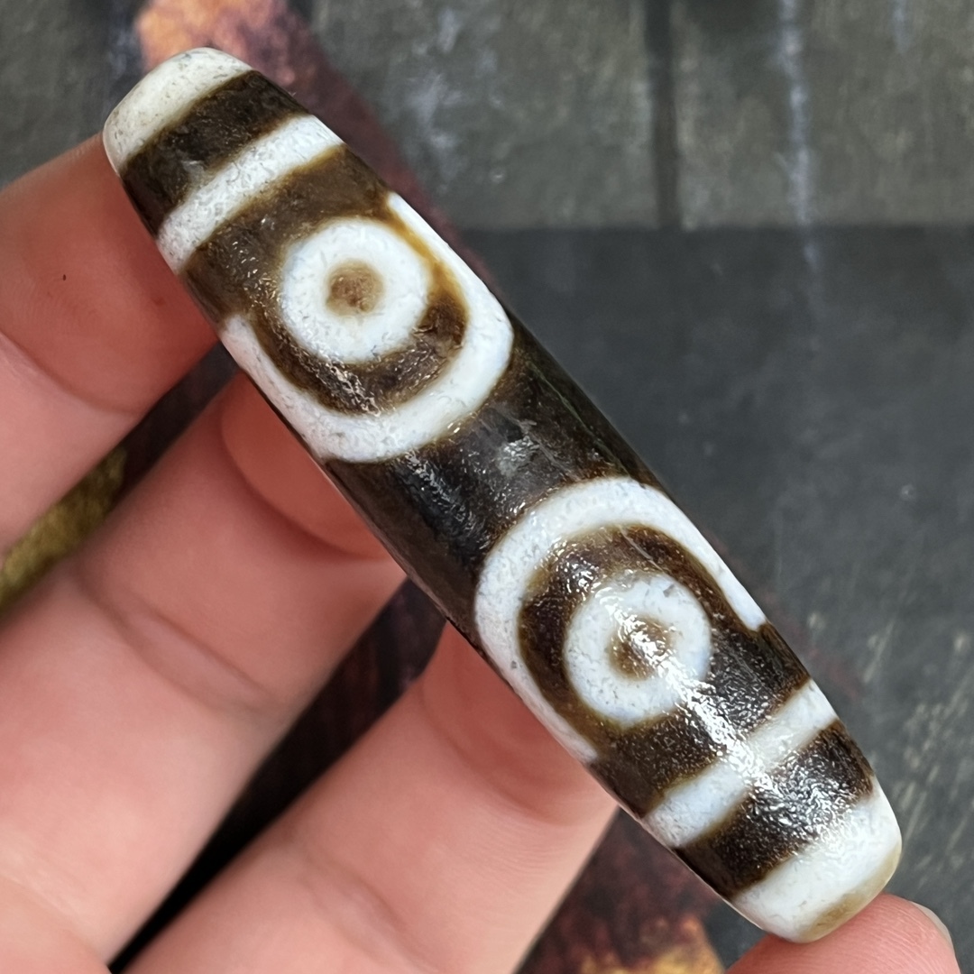 旧蔵 七眼天珠 風水開運 自然風化 高油 根付 中国古玩 骨董品 時代物 稀少唐物拍卖