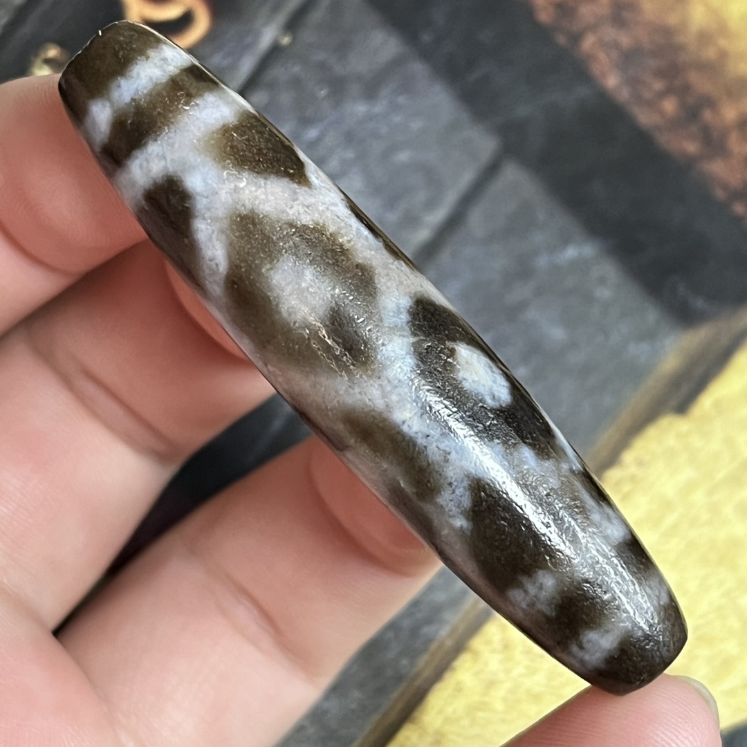 旧蔵 九眼天珠 風水開運 自然風化 高油 根付 中国古玩 骨董品 時代物 稀少唐物拍卖