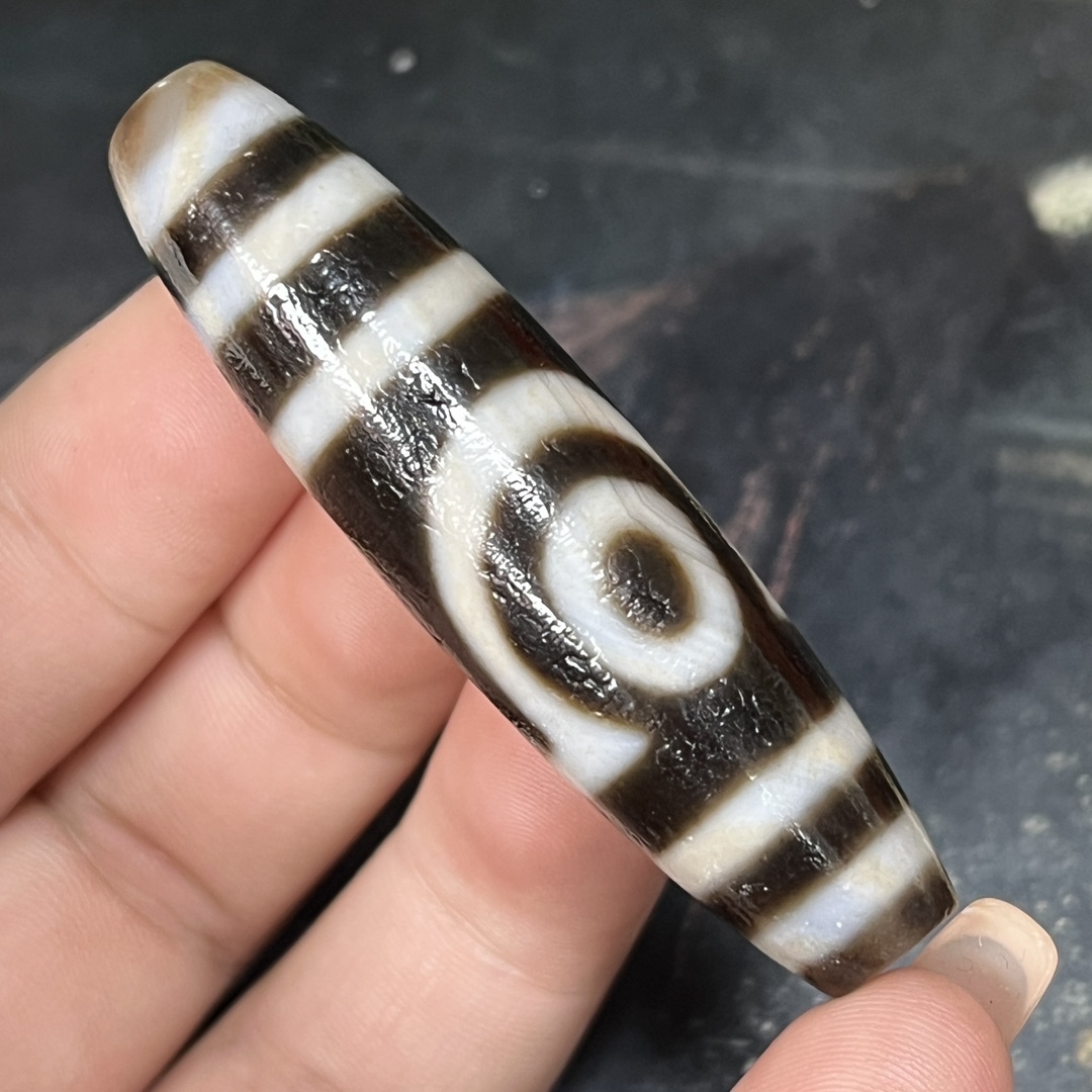 旧蔵 兩眼天珠 風水開運 自然風化 高油 根付 中国古玩 骨董品 時代物 稀少唐物拍卖