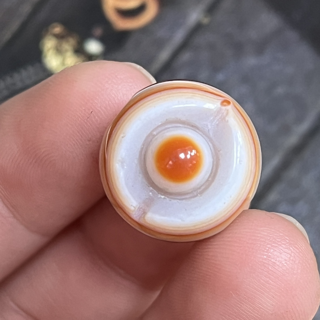 旧蔵 天眼天珠 風水開運 自然風化 高油 根付 中国古玩 骨董品 時代物 稀少唐物拍卖