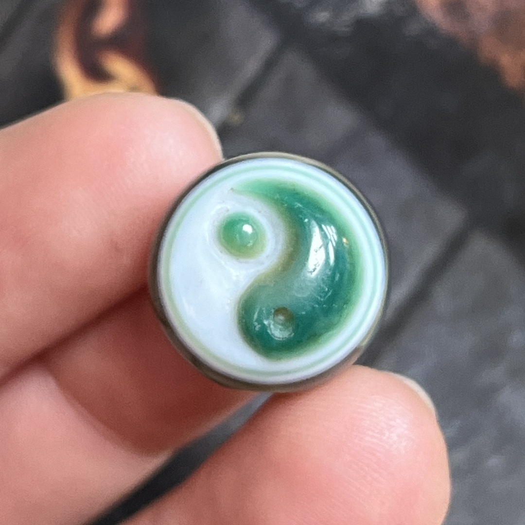 旧蔵 天眼天珠 風水開運 自然風化 高油 根付 中国古玩 骨董品 時代物 稀少唐物拍卖