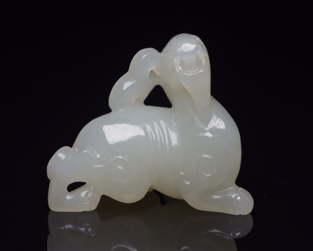 旧蔵 和田玉彫 神獸 根付 中国古玩 骨董品 時代物 稀少唐物拍卖