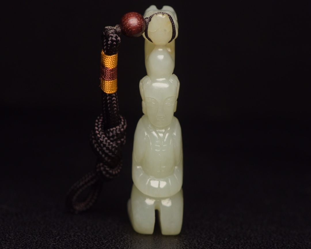 旧蔵 和田玉彫 貴人 吊墜 根付 中国古玩 骨董品 時代物 稀少唐物拍卖