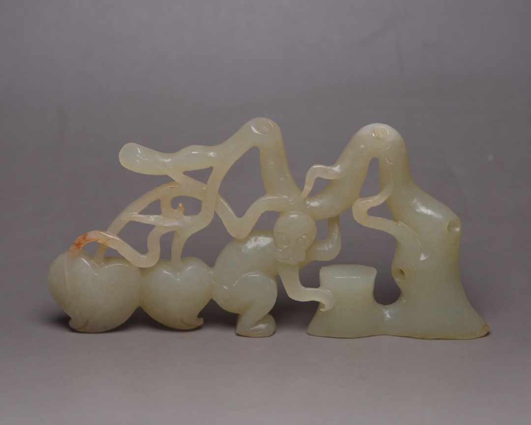 旧蔵 和田玉彫 靈猴獻寿 根付 中国古玩 骨董品 時代物 稀少唐物拍卖