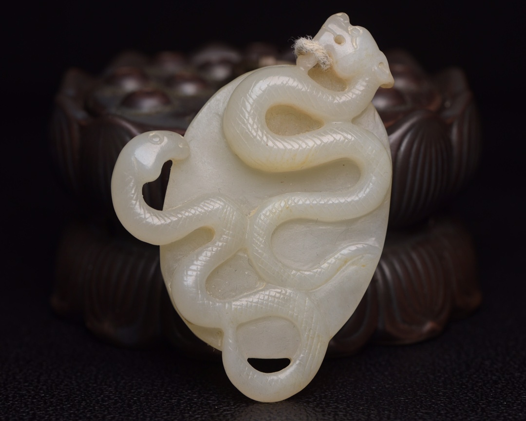 旧蔵 和田玉彫 令牌 根付 中国古玩 骨董品 時代物 稀少唐物拍卖