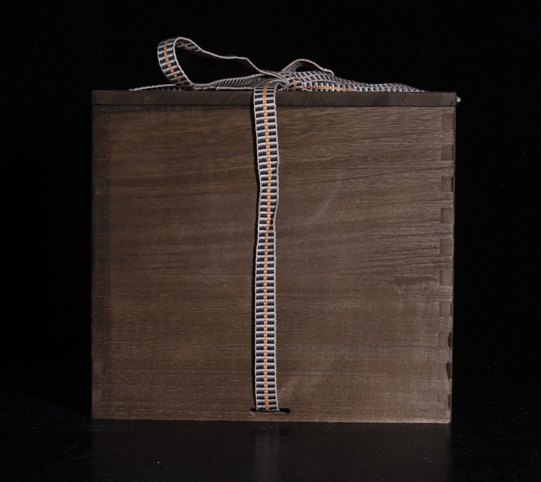 旧蔵 明代 成化 黄釉 八寶紋 蓋罐 古陶瓷品 陶藝 古擺件 古置物 中国古玩 骨董品 時代物 稀少唐物拍卖