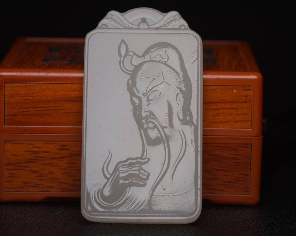 旧蔵 和田玉彫 關公牌 根付 中国古玩 骨董品 時代物 稀少唐物拍卖