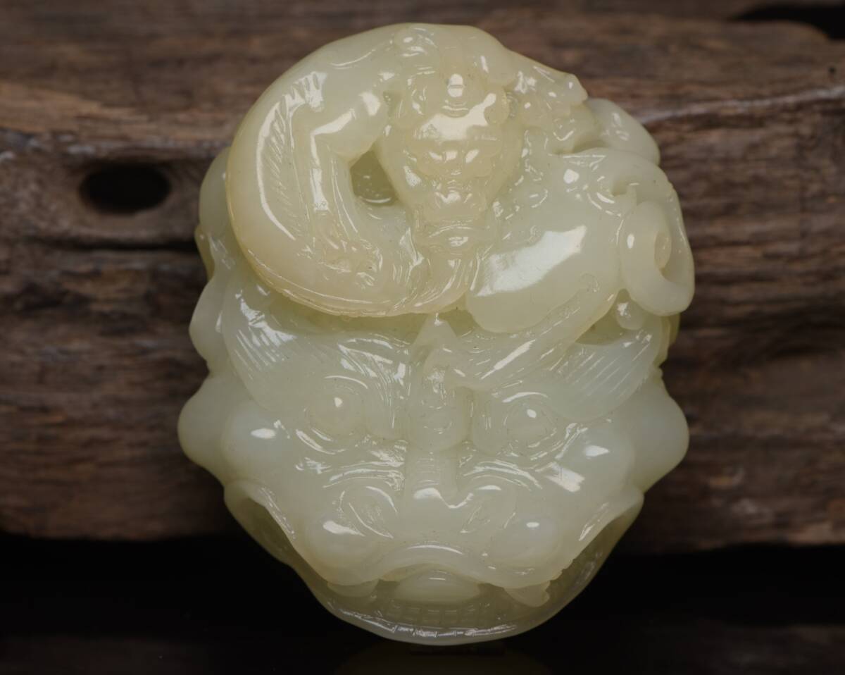 旧蔵 和田玉彫 龍 根付 中国古玩 骨董品 時代物 稀少唐物拍卖