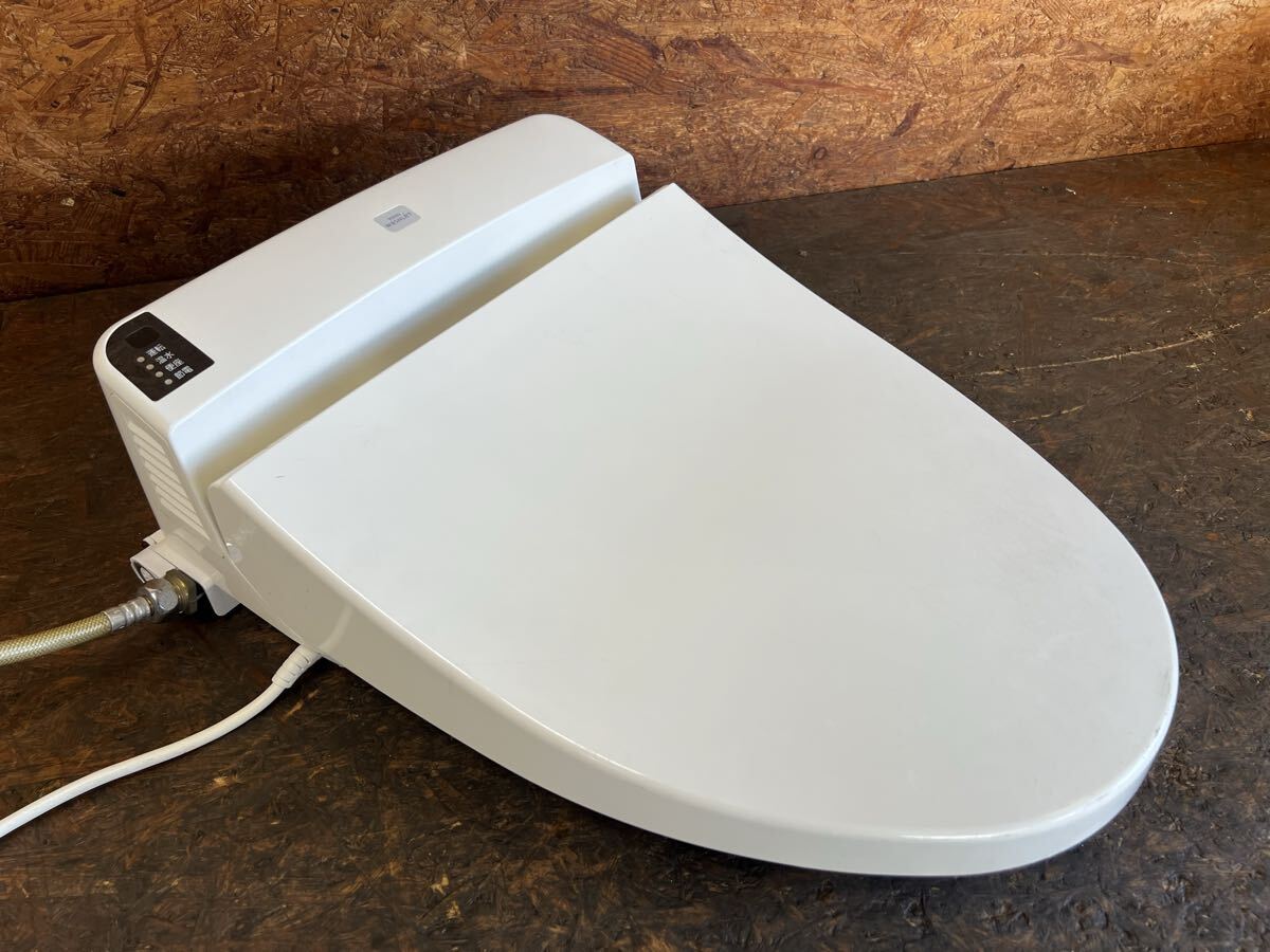【11】ウォシュレット TOTO TCF6121R型 TCF6121 S1/A パステルアイボリー 電気温水器 電気便座 通電確認のみ 現状品 ジャンク拍卖