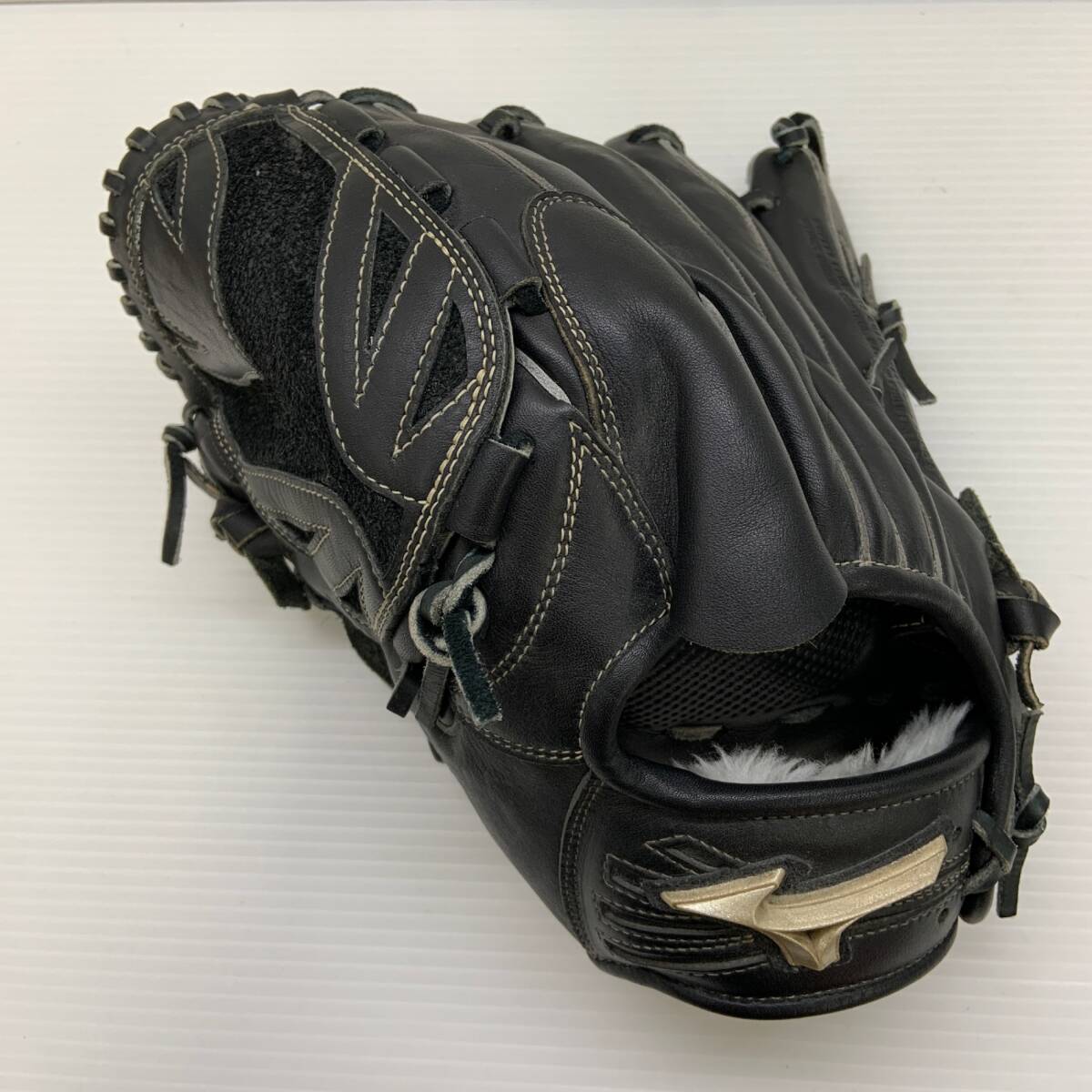 ミズノ MIZUNO グローバルエリート 軟式 大人 一般 投手用 グローブ ピッチャー グラブ 左投げ 1AJGR22401 中古品 野球 6722拍卖