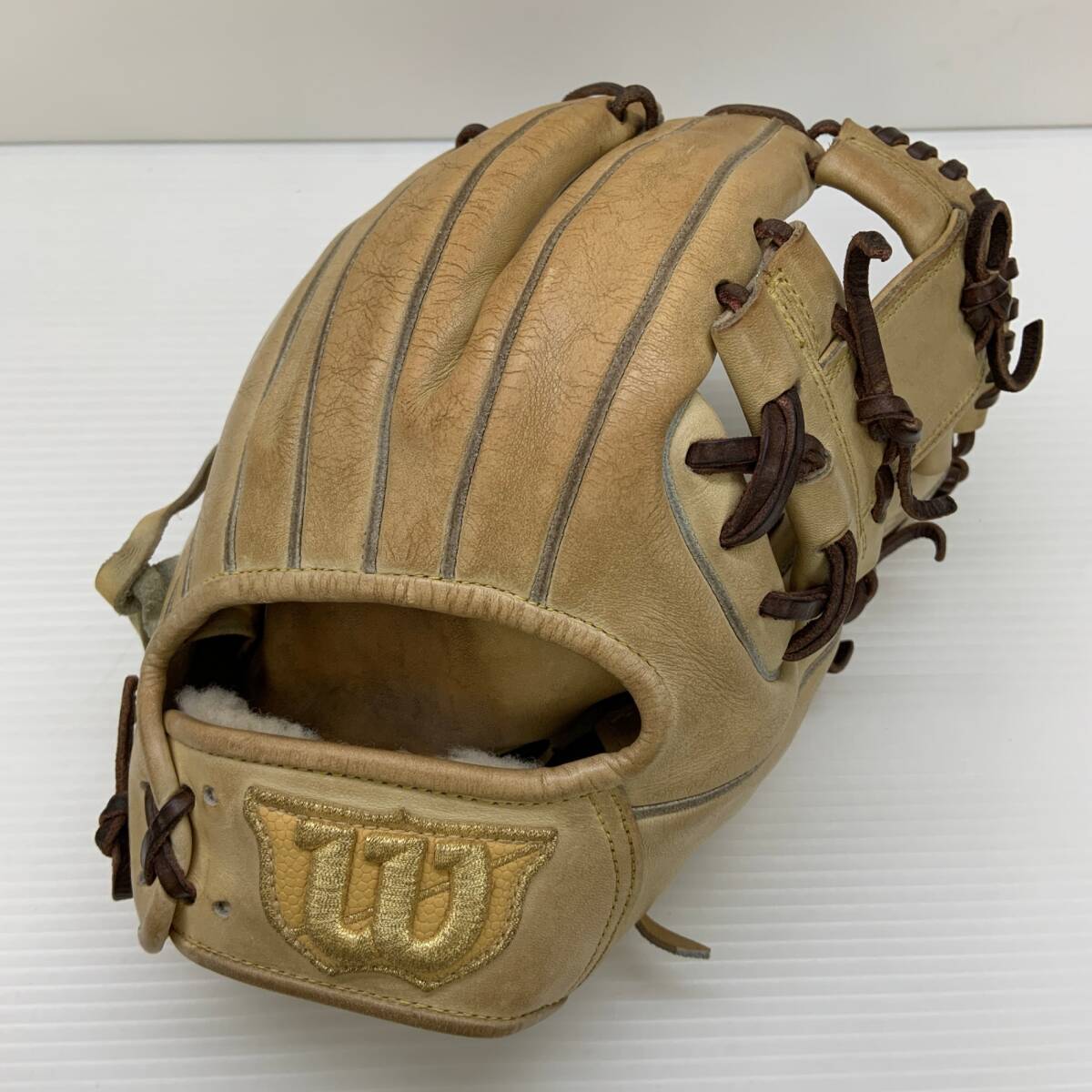 ウィルソン Wilson ウィルソンスタッフ 硬式 大人 一般 内野手用 グローブ グラブ 右投げ HWX86H 中古品 グローブ袋付き 野球 7063拍卖