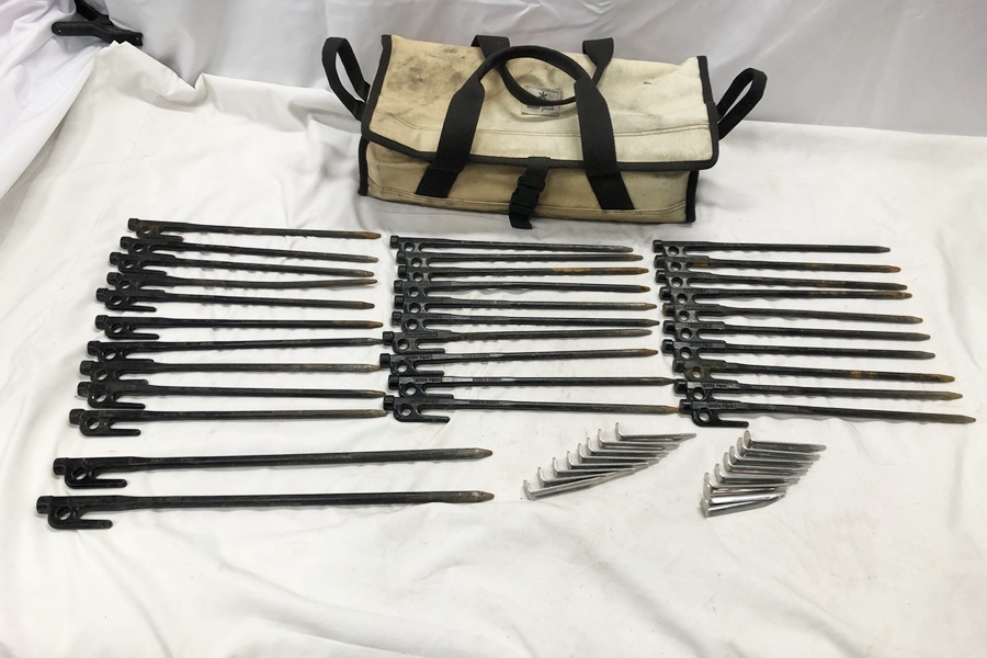 【送料無料】東京)◇Snow Peak スノーピーク ソリッドステーク30-30本 40-2本 ユニフレーム ペグ8cm-16本 マルチコンテナ付き おまとめ拍卖