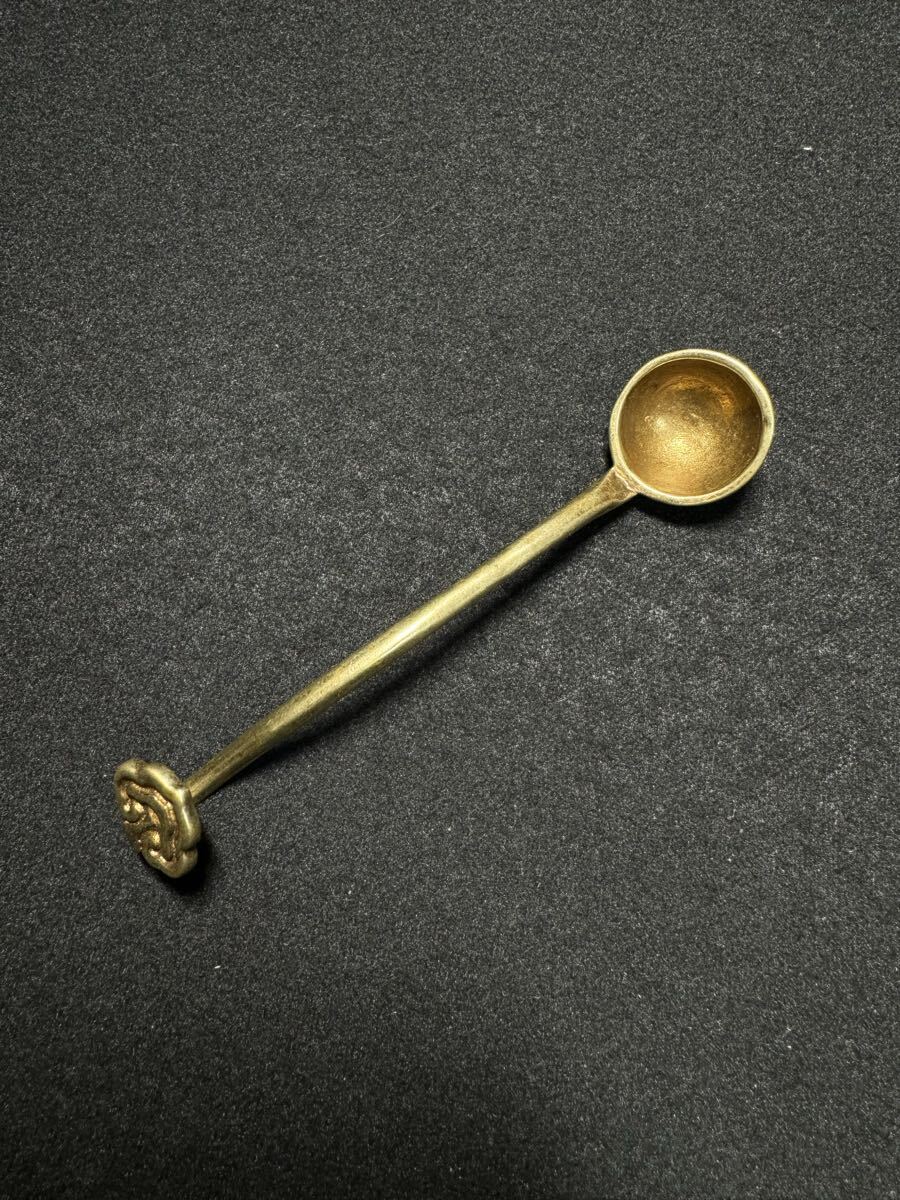 スプーン 彫刻時代 中国古美術 詳細不明 時代物 お守り 極細工 骨董 玉彫 古玩 彫刻 繊細彫刻拍卖