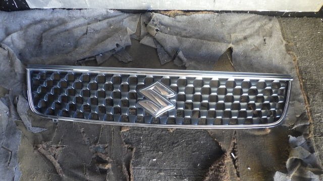 akurudepa H21年 ワゴンR DBA-MH23S ラジエータ グリル 71741-70K00 グレー拍卖