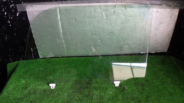 akurudepa H22年 ムーヴ コンテ DBA-L585S フロント 左 ドア ガラス 68102-B2230拍卖