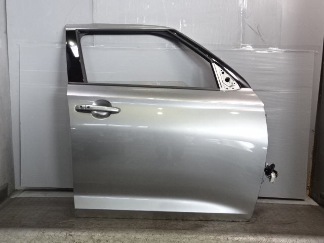 スイフト 5BA-ZCDDS F フロント 右 ドア 右前 68001-69T00 シルバー ZNC 令和7年 グレード【XG】 1kurudepa拍卖