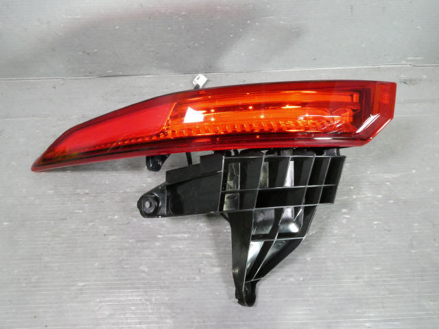 ハリアー 6BA-MXUA80 左 テール ランプ ライト レンズ 81561-48510 LED 令和7年 グレード【G】 1kurudepa拍卖