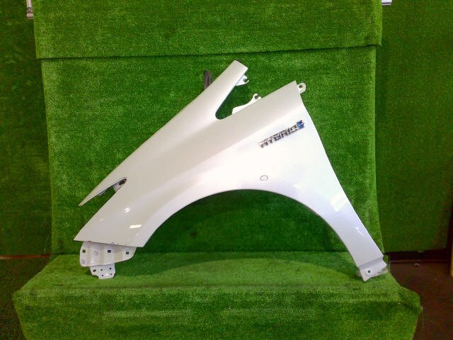 4kurudepa H22年 プリウス DAA-ZVW30 左 フロント フェンダー 53802-47050 白パール 070拍卖