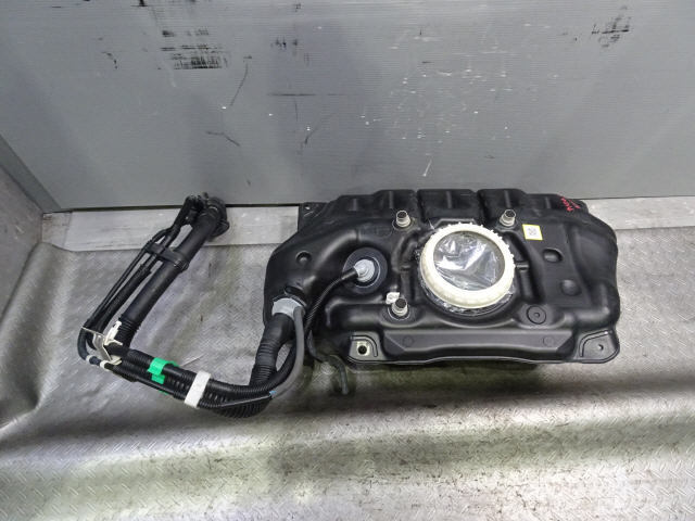 ヴィッツ DBA-NSP130 燃料 フューエル タンク 77001-52370 平成28年 グレード【F】 1kurudepa拍卖