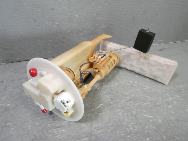 ヴィッツ DBA-NSP130 燃料 フューエル ポンプ 77020-52421 平成28年 グレード【F】 1kurudepa拍卖