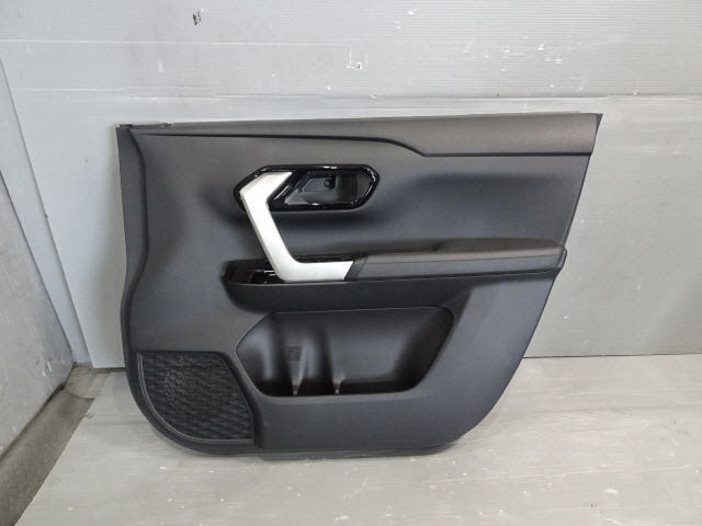 ロッキー 5AA-A202S F フロント 右 ドア 内張り 右前 プレミアムGハイブリッド 1kurudepa拍卖