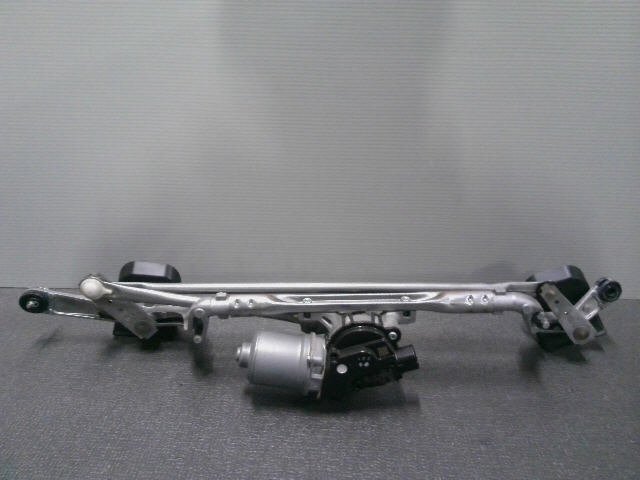 5kurudepa R3年 ソリオ 5AA-MA37S フロント ワイパー モーター MA27S MB37S MZ 2WD テスト済 32943拍卖